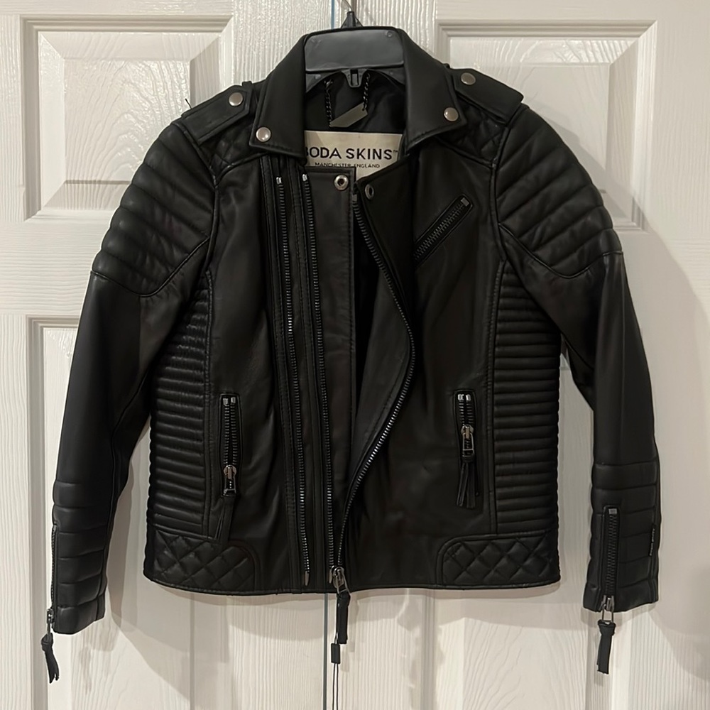 Kids Size 12/13. Black Leather. Very Chic